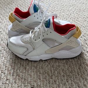 Nike Kids White and Yellow Sneakers